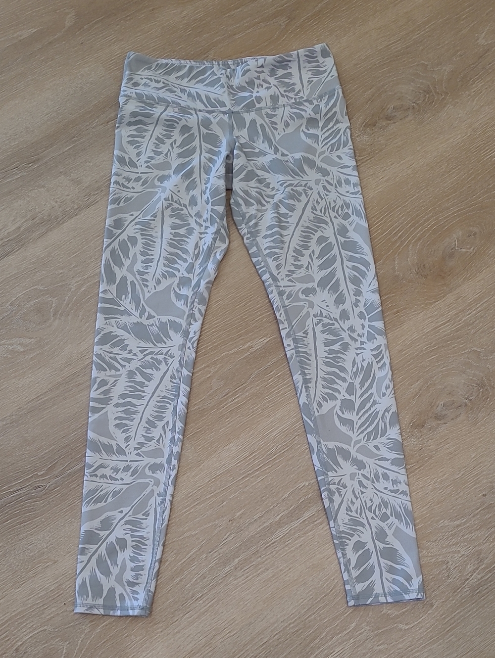 Alo Palm Springs Airbrush Print Leggings - Gray/White